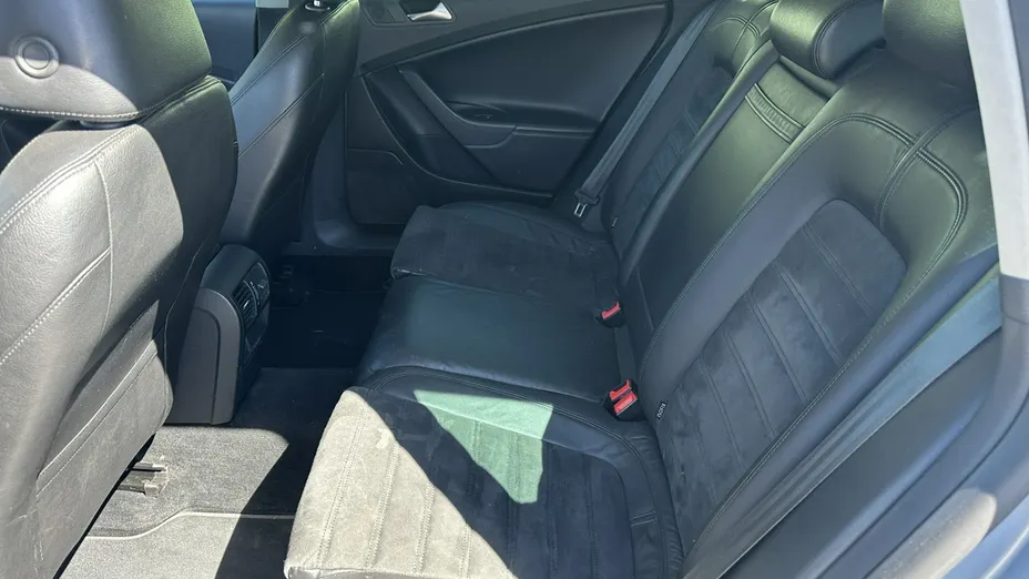 VOLKSWAGEN Passat -