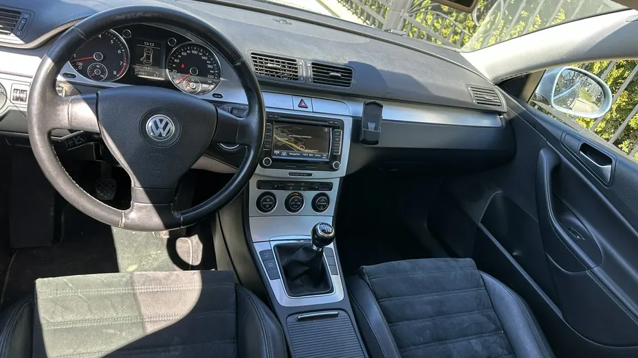 VOLKSWAGEN Passat -