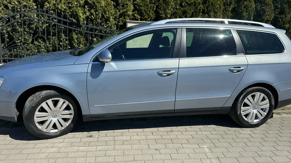 VOLKSWAGEN Passat -