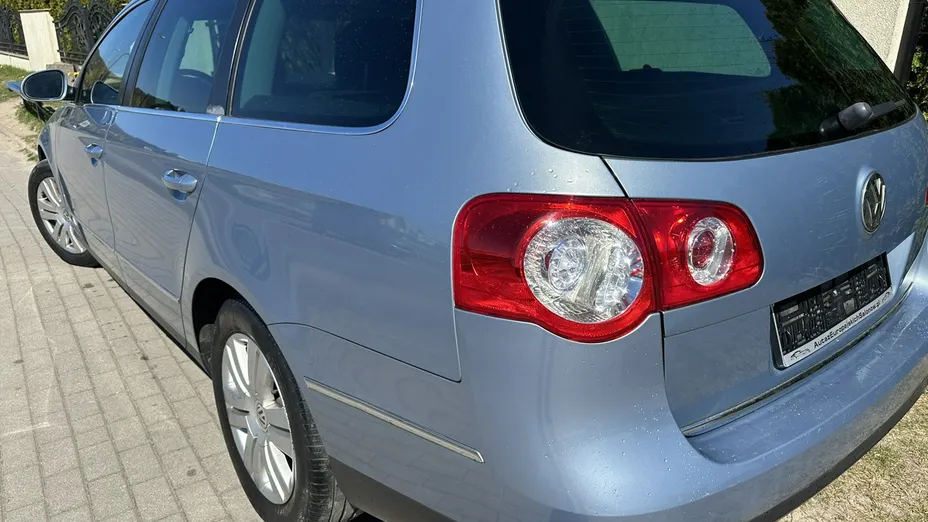 VOLKSWAGEN Passat -