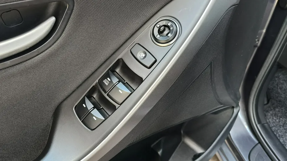 HYUNDAI i30 -