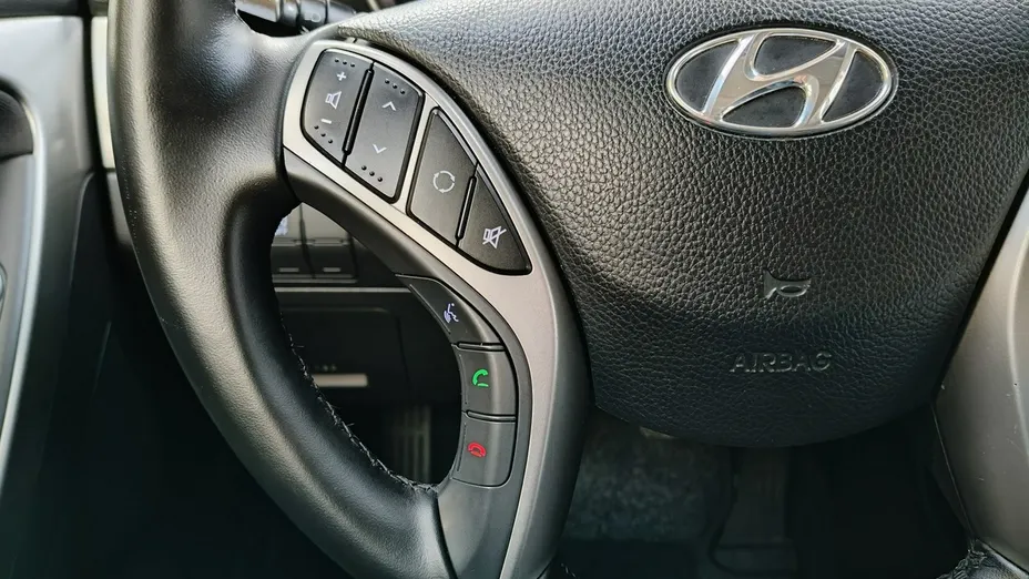 HYUNDAI i30 -