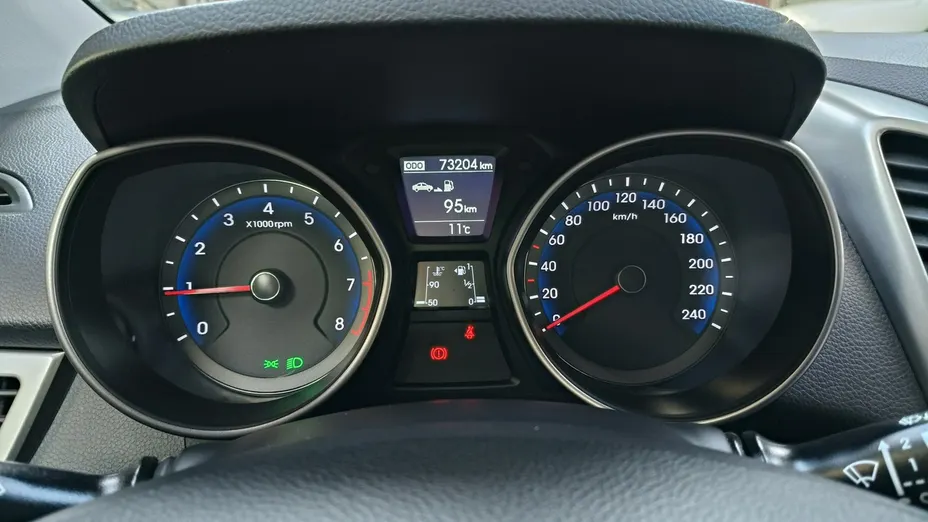 HYUNDAI i30 -
