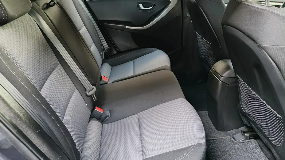 HYUNDAI i30 -