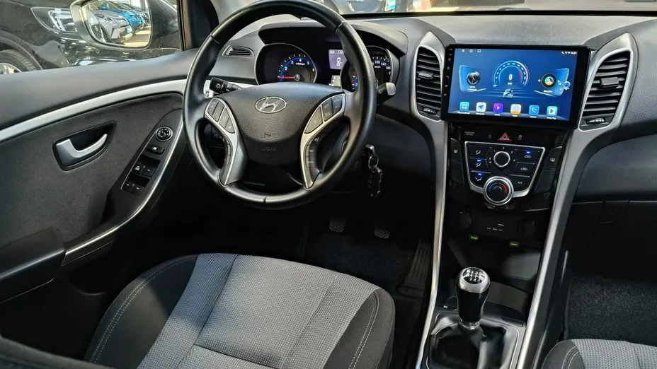 HYUNDAI i30 -