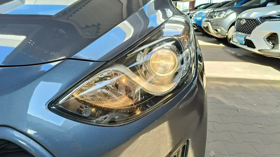 HYUNDAI i30 -