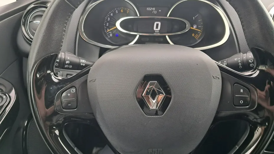 RENAULT Clio -