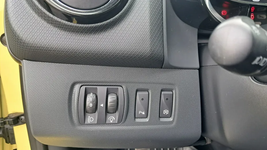RENAULT Clio -