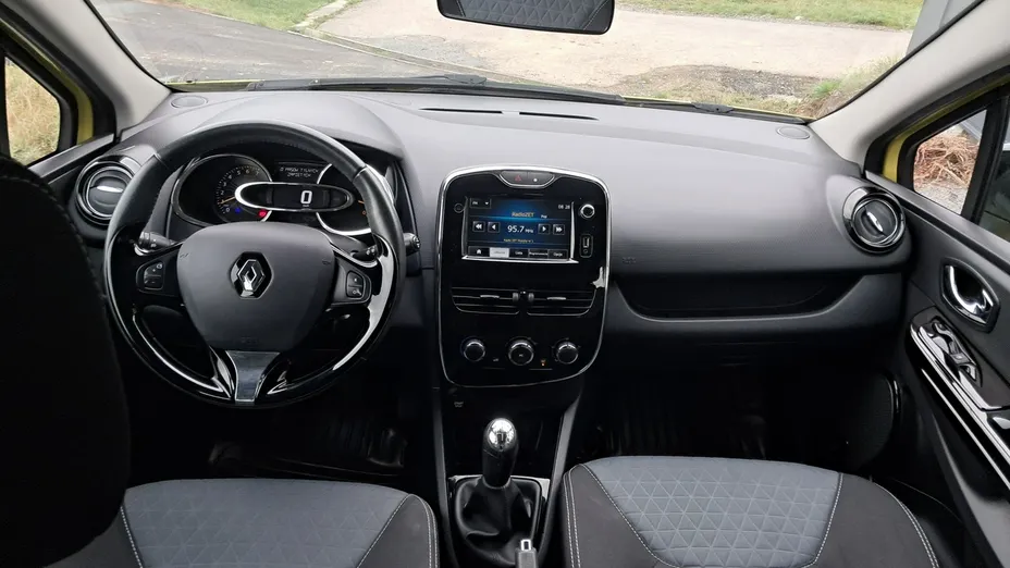 RENAULT Clio -