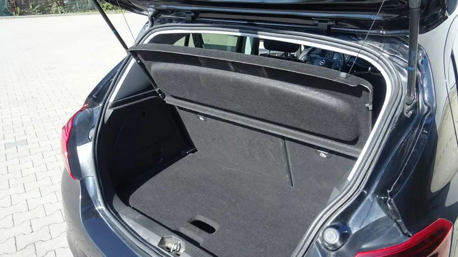 OPEL Corsa -