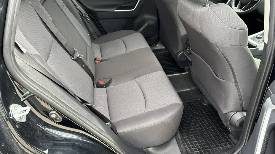 TOYOTA RAV4 -