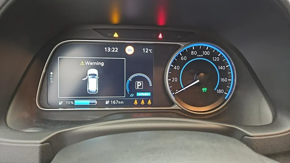 NISSAN Leaf -