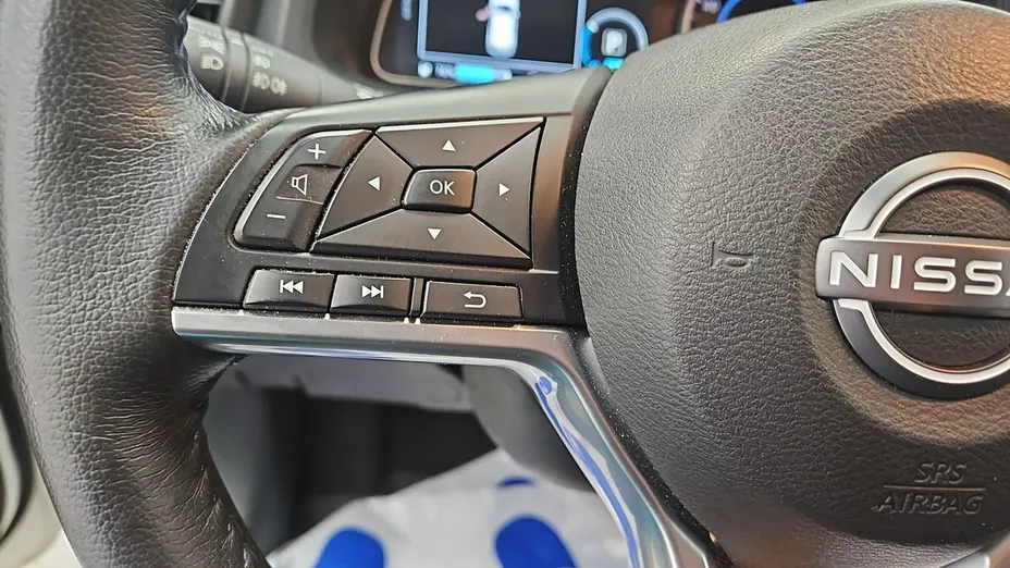 NISSAN Leaf -