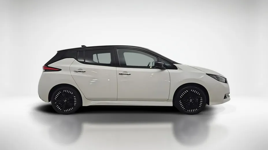 NISSAN Leaf -