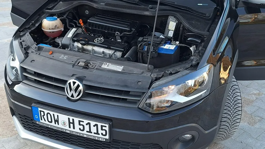 VOLKSWAGEN Polo -
