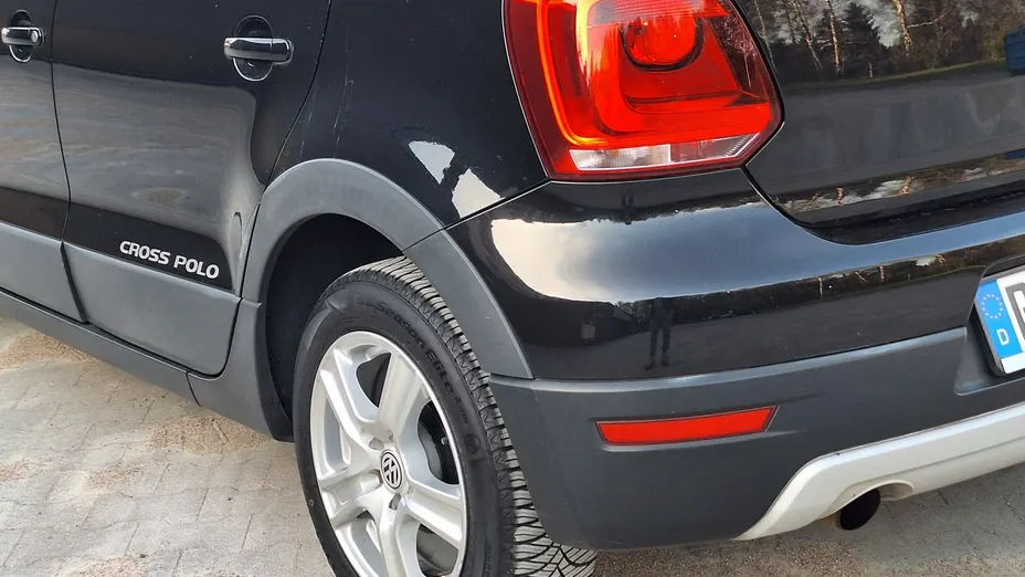 VOLKSWAGEN Polo -
