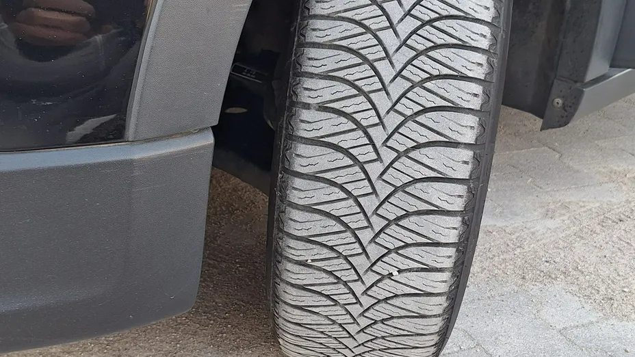 VOLKSWAGEN Polo -