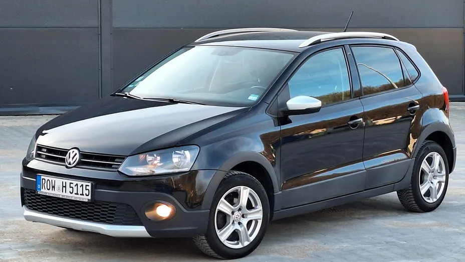 VOLKSWAGEN Polo -