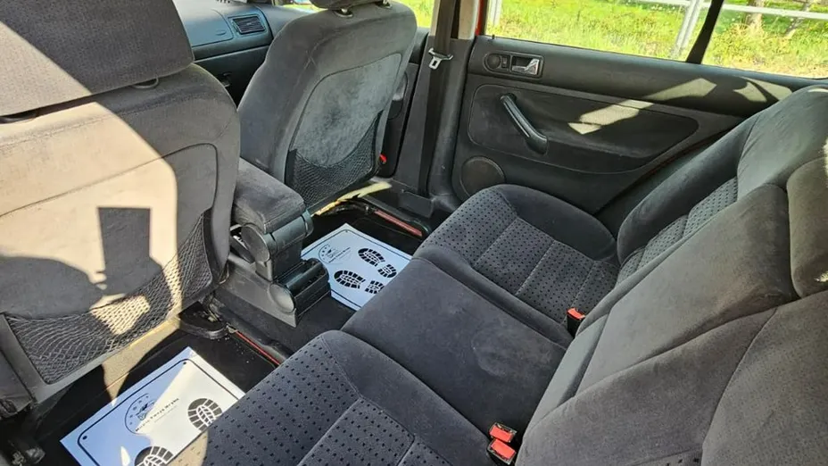VOLKSWAGEN Golf -