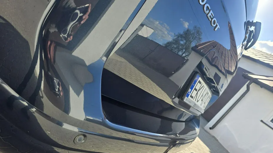 PEUGEOT 5008 -