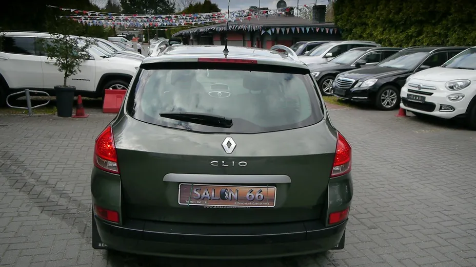 RENAULT Clio -