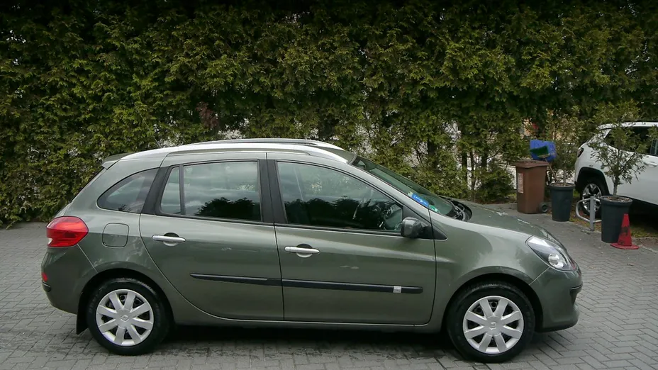 RENAULT Clio -