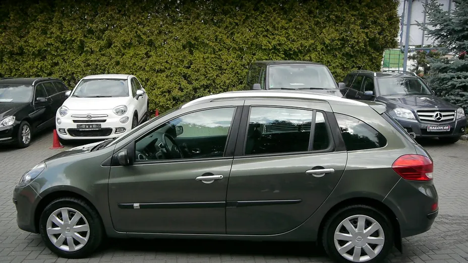 RENAULT Clio -
