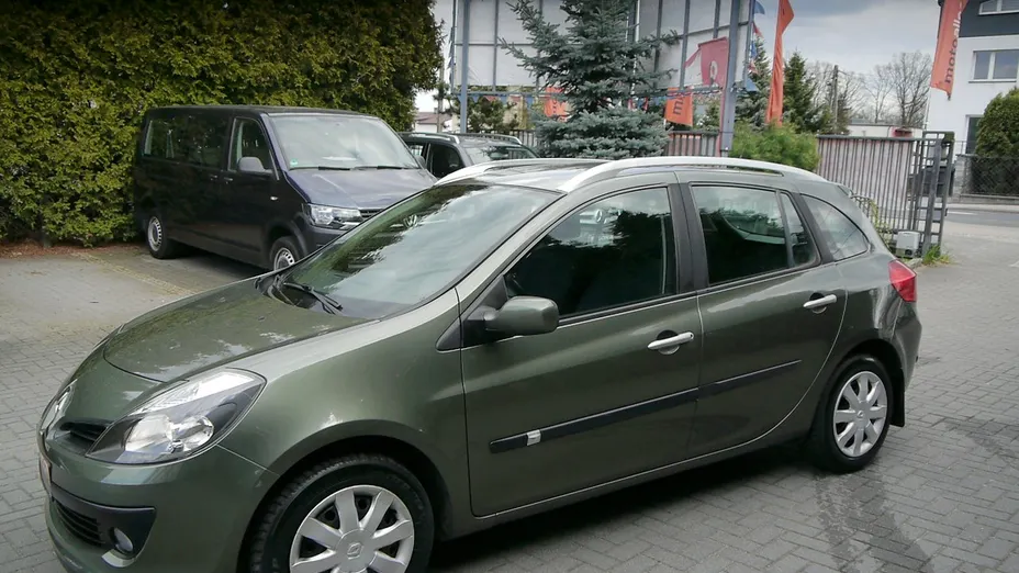 RENAULT Clio -