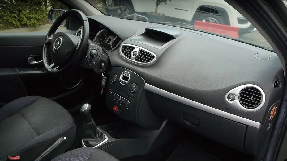RENAULT Clio -