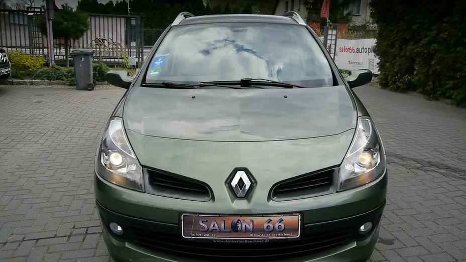 RENAULT Clio -