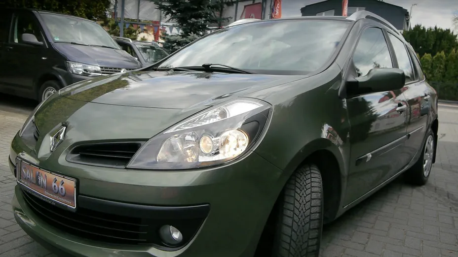 RENAULT Clio -