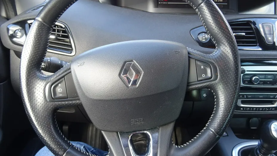 RENAULT Scenic -