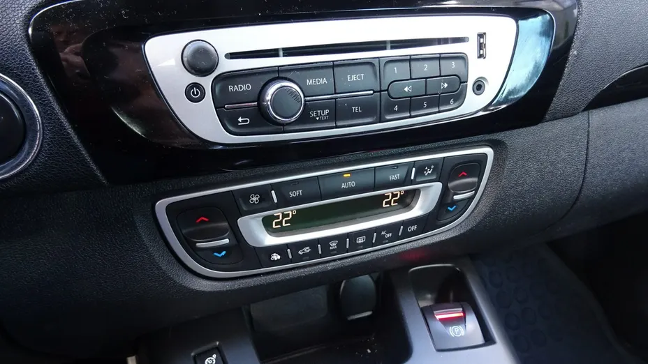 RENAULT Scenic -