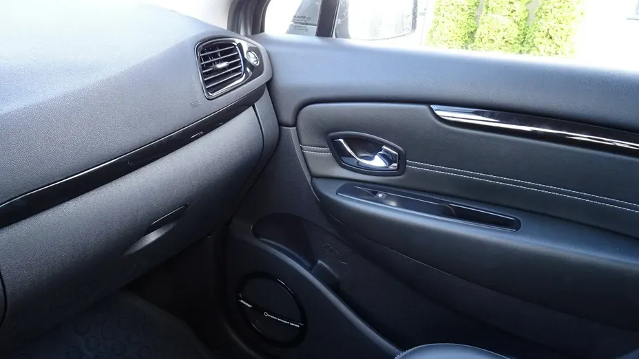 RENAULT Scenic -