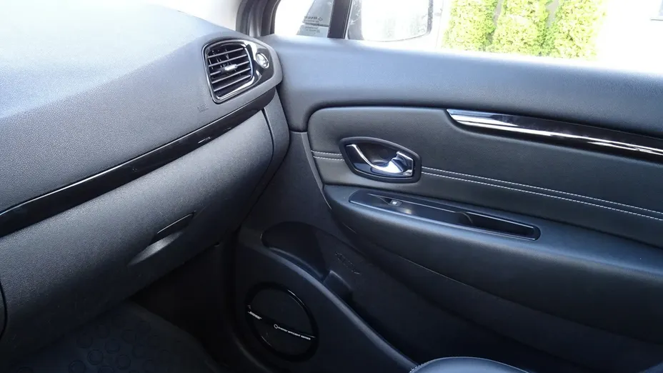 RENAULT Scenic -