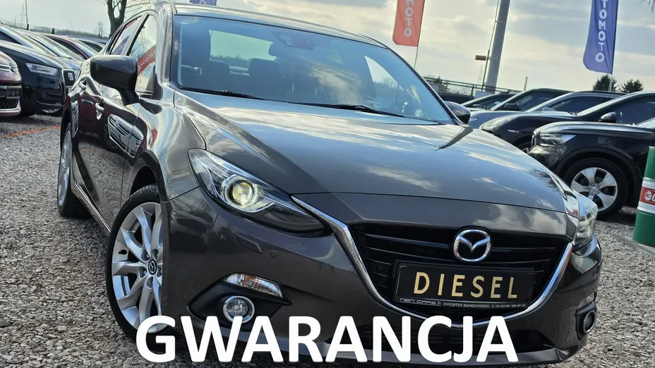 MAZDA 3 -