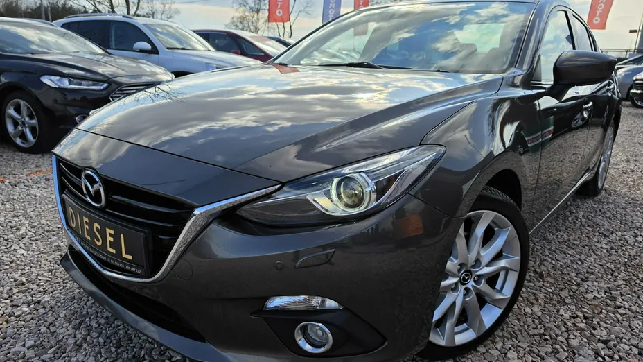 MAZDA 3 -