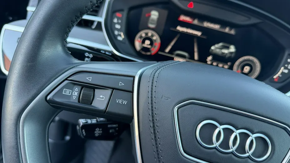 AUDI A8 -