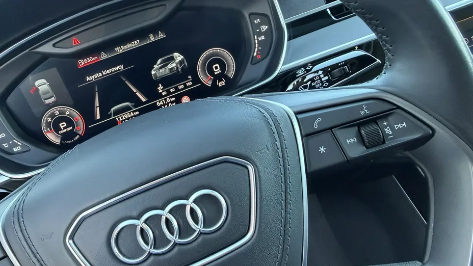 AUDI A8 -
