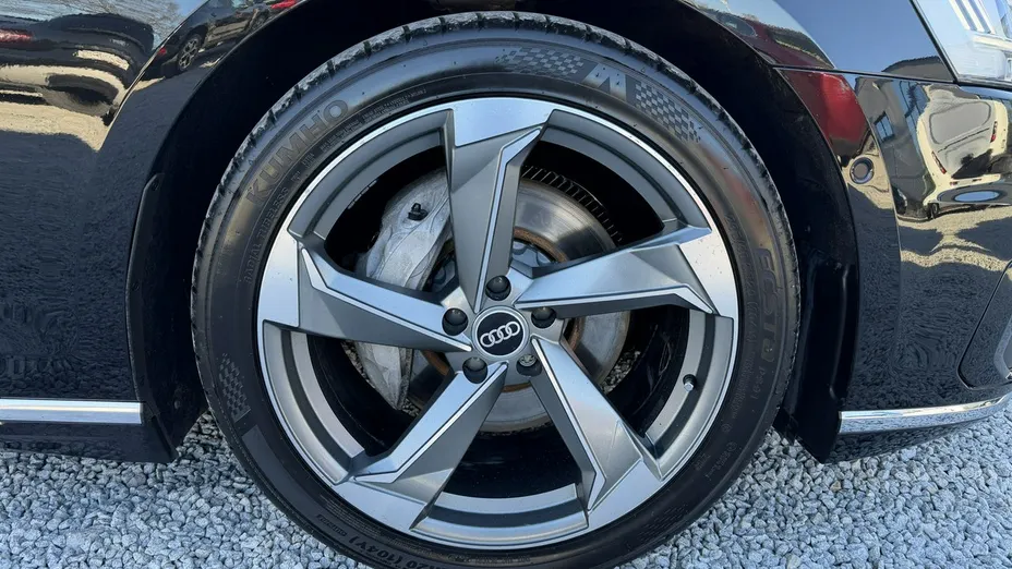 AUDI A8 -