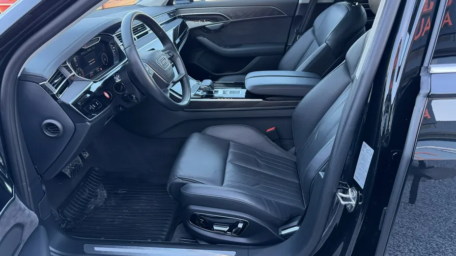 AUDI A8 -