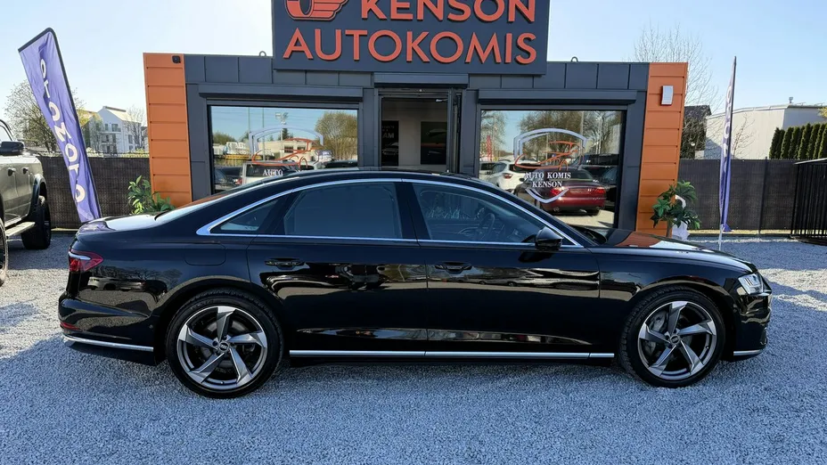AUDI A8 -