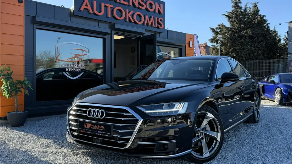 AUDI A8 -