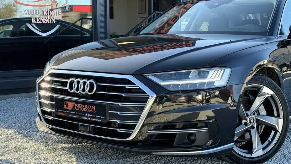 AUDI A8 -