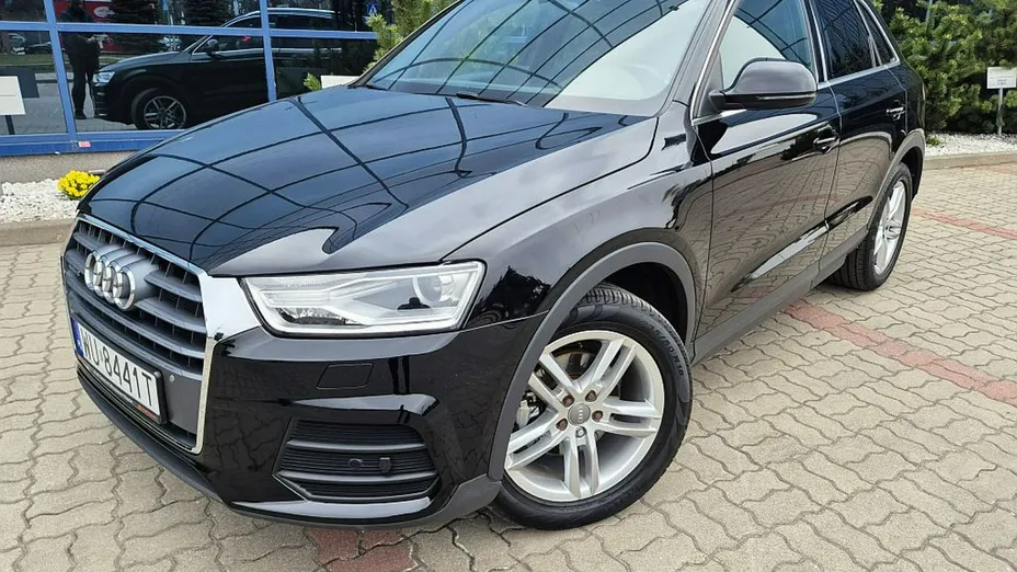 AUDI Q3 -