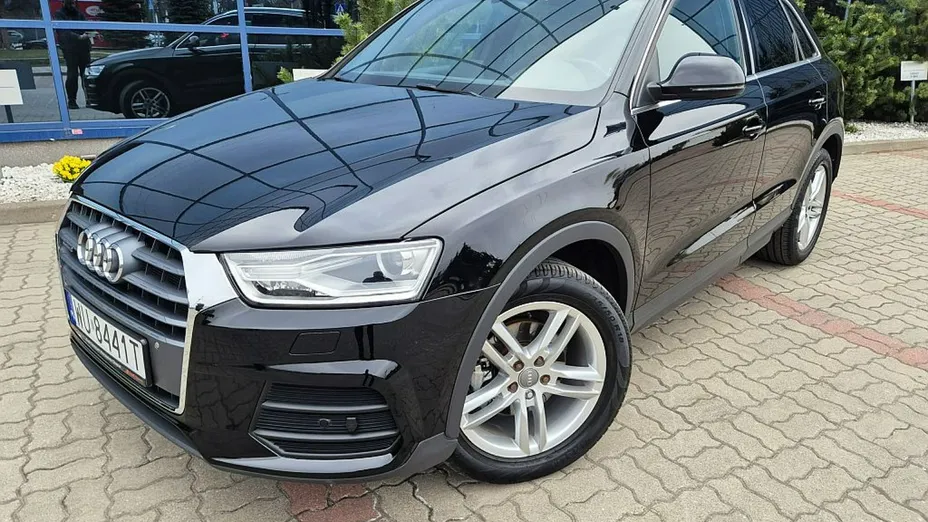 AUDI Q3 -
