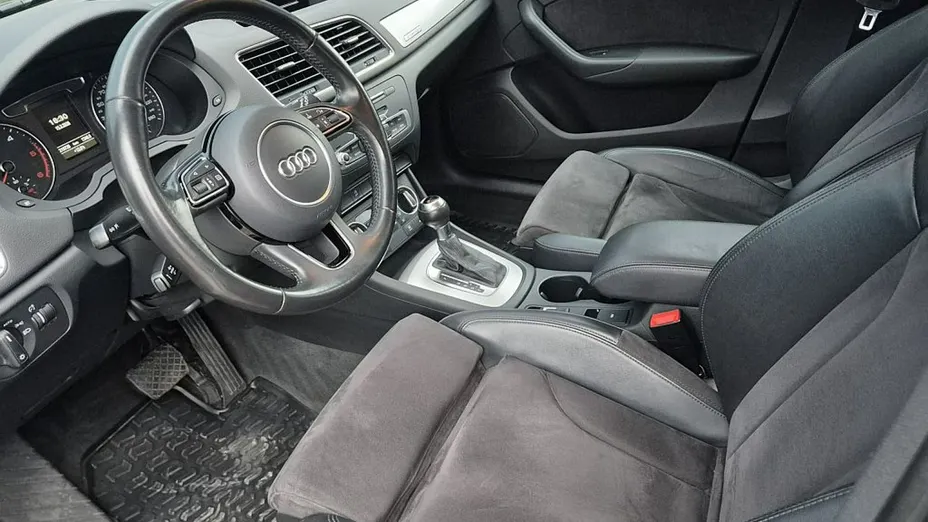 AUDI Q3 -