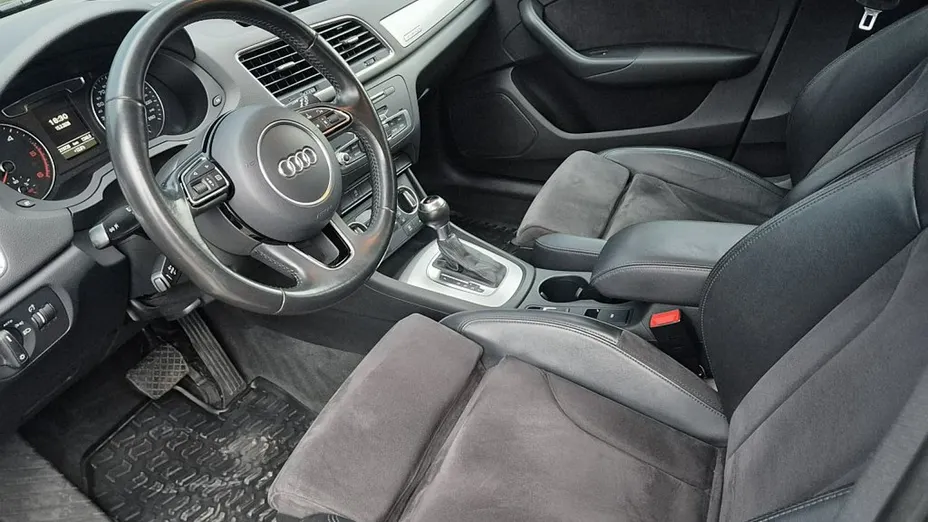 AUDI Q3 -