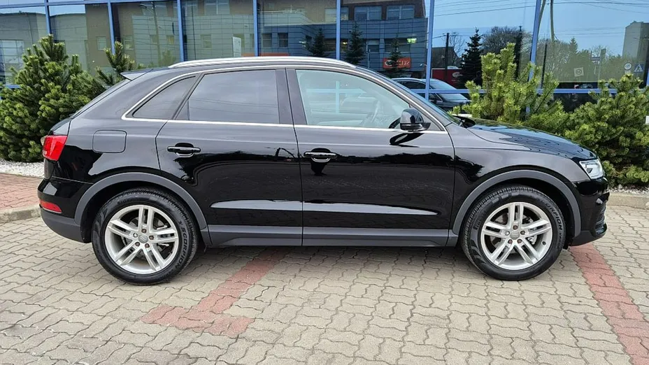 AUDI Q3 -