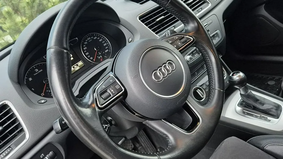 AUDI Q3 -